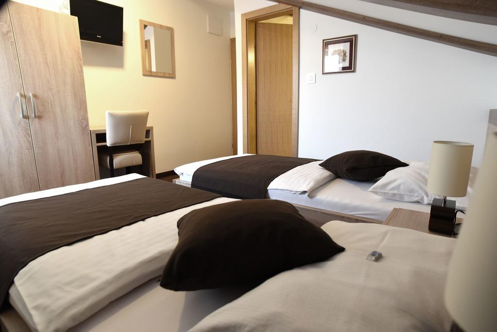 Rooms Barba Niko Near Zagreb Airport เวลิคาโกริตซา ห้อง รูปภาพ