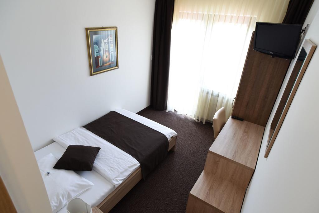 Rooms Barba Niko Near Zagreb Airport เวลิคาโกริตซา ห้อง รูปภาพ