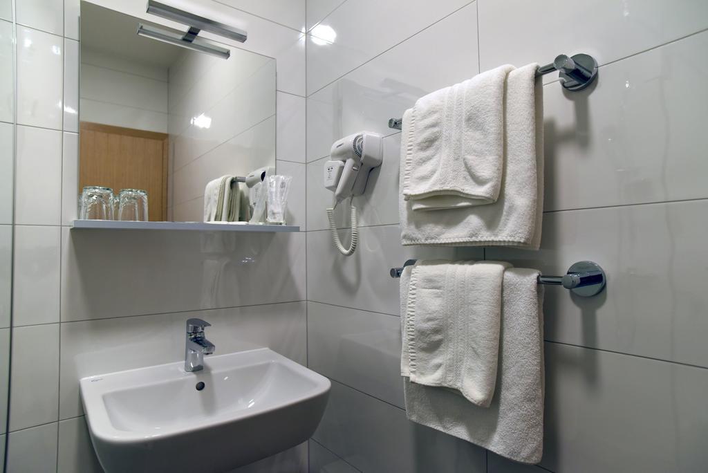 Rooms Barba Niko Near Zagreb Airport เวลิคาโกริตซา ห้อง รูปภาพ